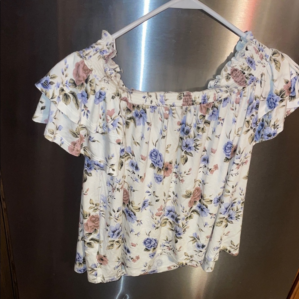 American Eagle Outfitters Floral Off-Shoulder Top 🦅🤍🌸🩵 - Picture 3 of 11